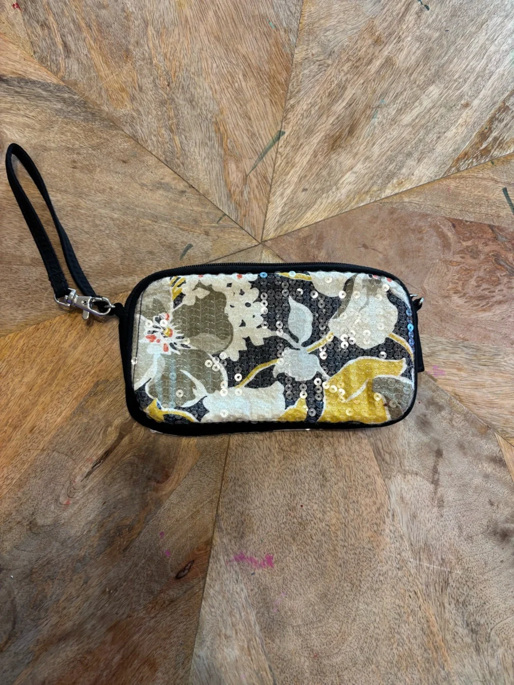Vera Bradley Sequin Floral Wristlet Phone Case - Black, Gold & Cream